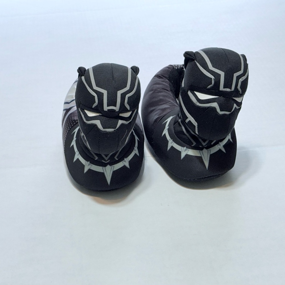 Marvel Boys Size Small (13-1) Black Panther Kids Slippers